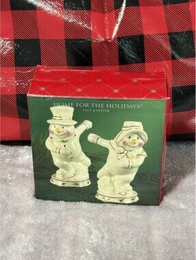 🎅🏻 Christmas Happy Holidays Salt And Paper Shaker Ice Skating Snowman Couple